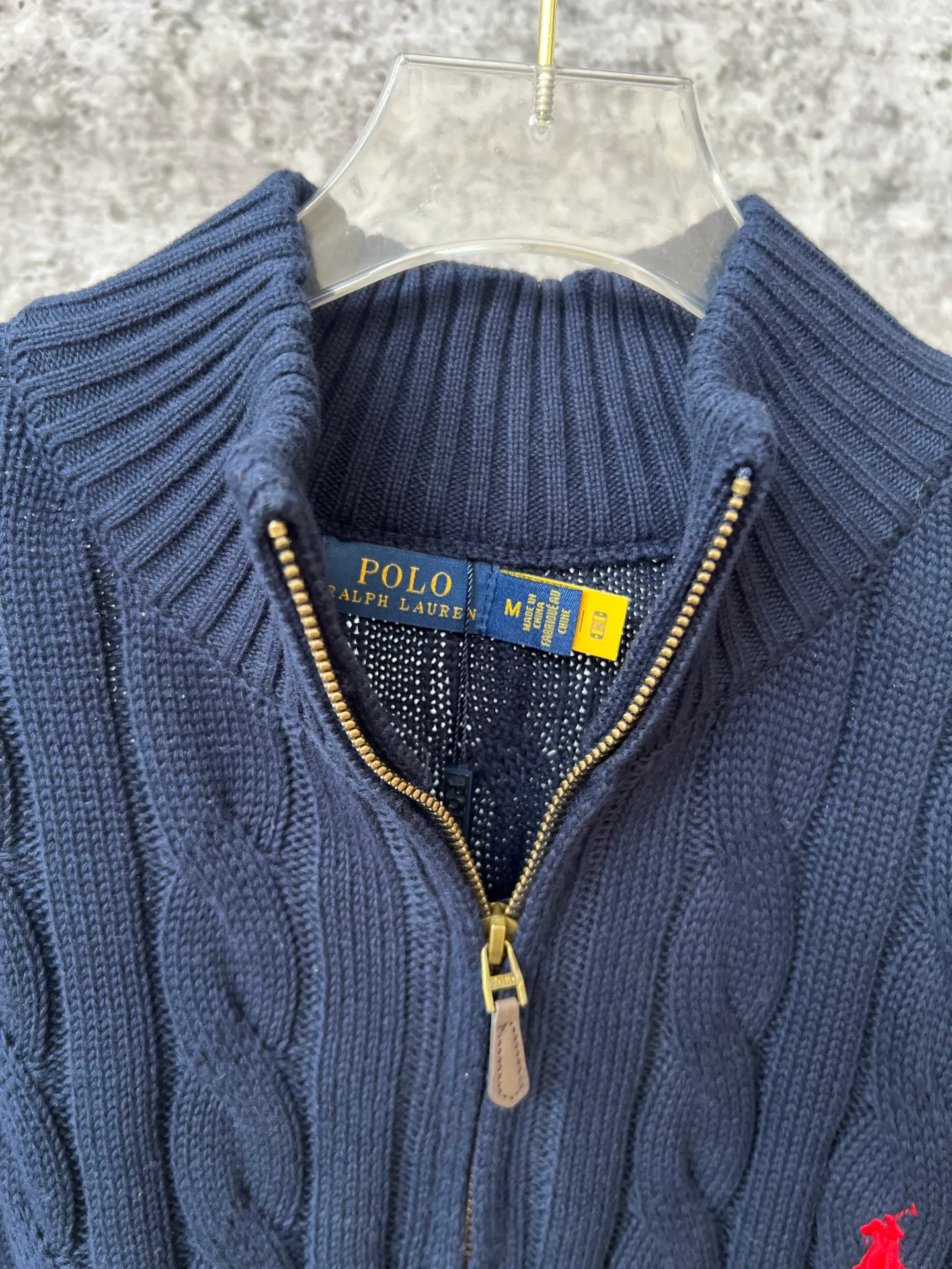 P240 Ralph Lauren classic unisex half-zip rubberized sweater, popular on all major platforms, the original version has the same washed fabric, the workmanship details restore the original, the pony on the chest is embroidered with the original factory, and the hardware accessories are original and customized